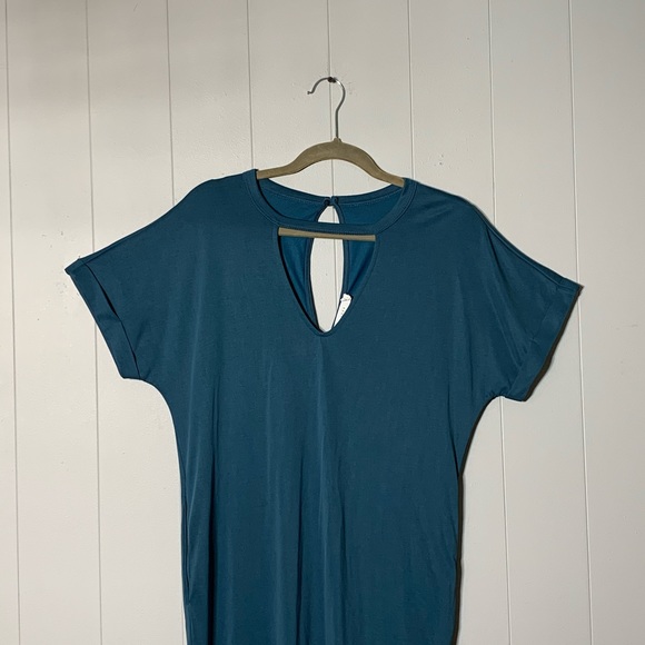 Lush T-Shirt Dress Keyhole Back - Picture 3 of 6
